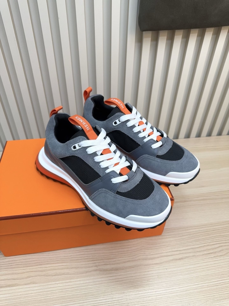 H**me5 sneaker